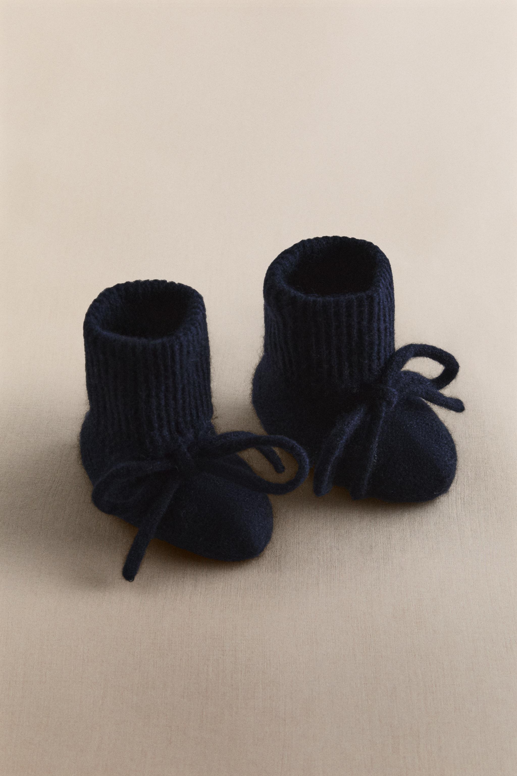 CASHMERE BABY BOOTIES